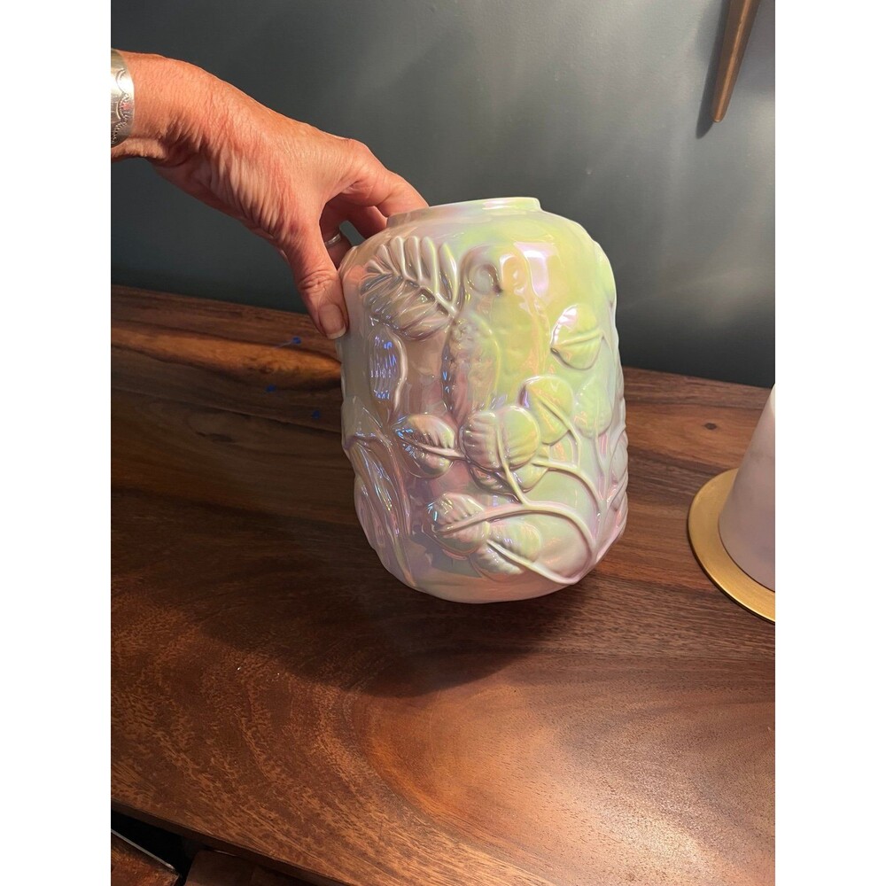 Vintage anthropologie Aurora Borealis White Ceramic Owl Vase Raised Relief - Picture 2 of 8